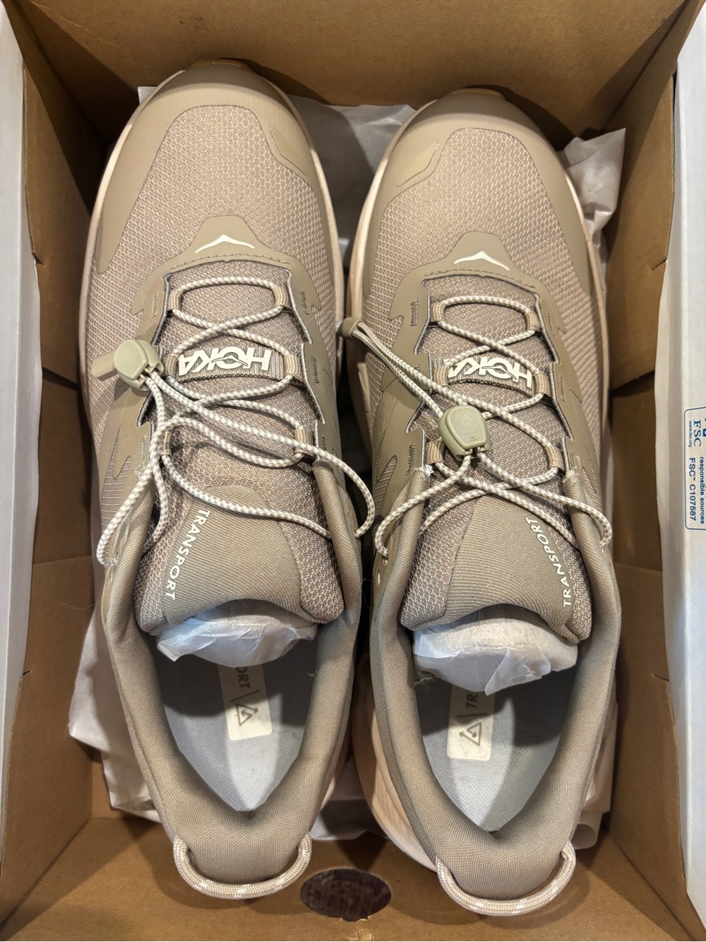 NEW IN BOX MEN HOKAS 10.5D